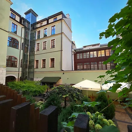 Residence 9-3
