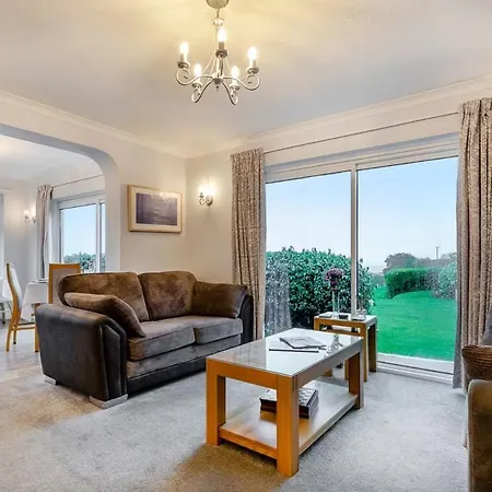 Beacon Country House & Luxury Shepherd Huts-3