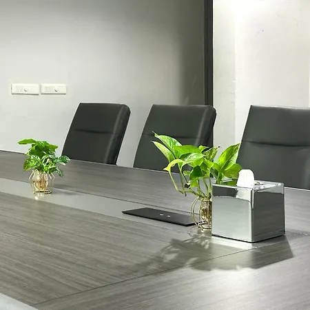 Manhattan Business Hotel, Male-3