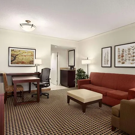 Embassy Suites By Hilton Atlanta Perimeter Center-3
