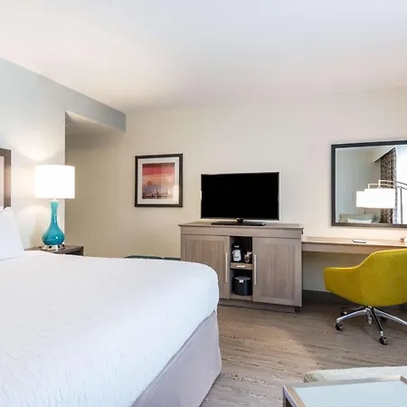 Hampton Inn & Suites Miami Wynwood Design District, Fl-3