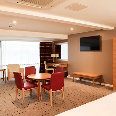 Doubletree By Hilton Milton Keynes-3