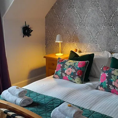 Strome Lodge-3
