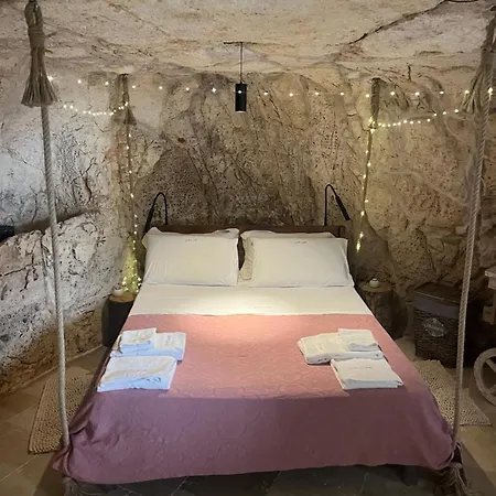 Grotta Carlotta-3