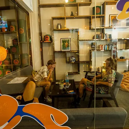 Mad Monkey Hostel Phnom Penh-3