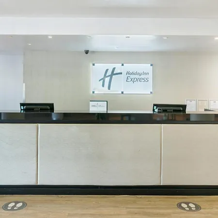 Holiday Inn Express Leigh - Sports Village By Ihg-2