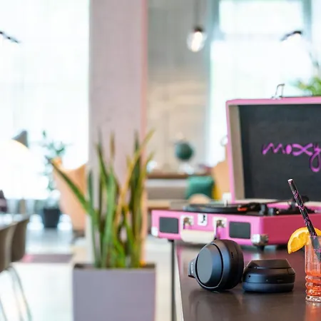 Moxy Frankfurt Airport-2