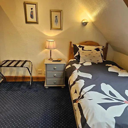 Smiths Guest House-3