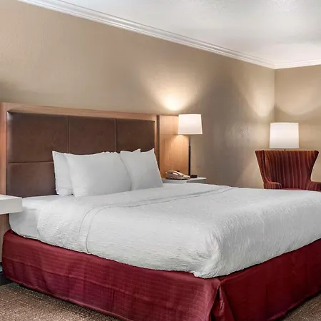 Hampton Inn Ukiah-3