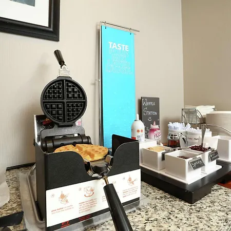 Hampton Inn & Suites By Hilton Barrie-3