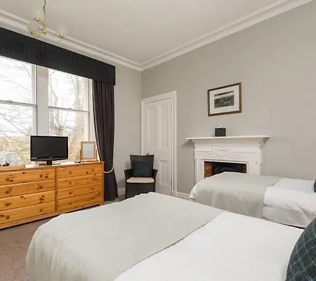 Golf Lodge Bed & Breakfast-3