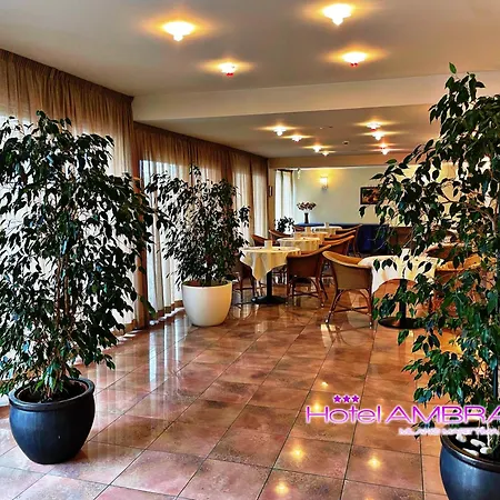 Hotel Ambra - Fronte Mare - Vicinissimi Al Centro-2