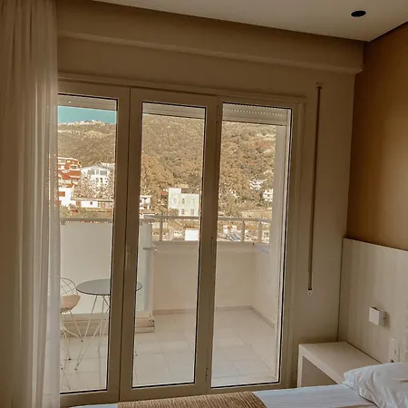 Maxi Room-3