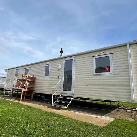 Ormesby 8, Haven Holiday Park, Caister - Four Bedroom, Sleeps 8, Pets Welcome - 2 Minutes From The Beach! Entertainment Passes Required-2
