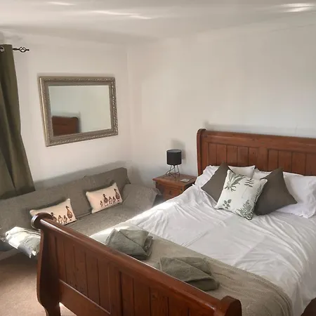 Beightons Bed And Breakfast-3