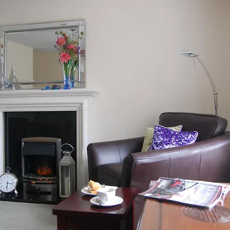Warwick House-2
