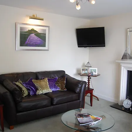 Warwick House-3