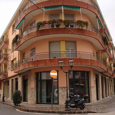 Hotel Mignon 50 Mt Dalla Spiaggia E Dall'Isola Pedonale-2