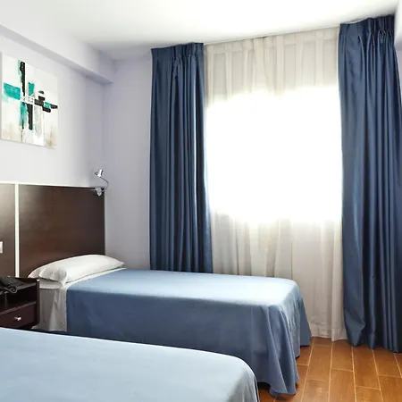 Hostal Avenida Barajas-3