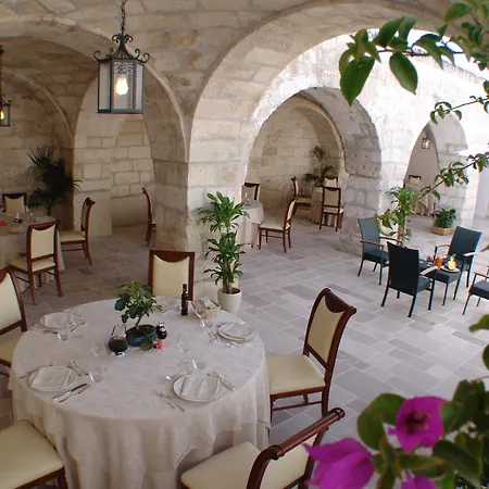 Hotel Masseria Fortificata Donnaloia-3