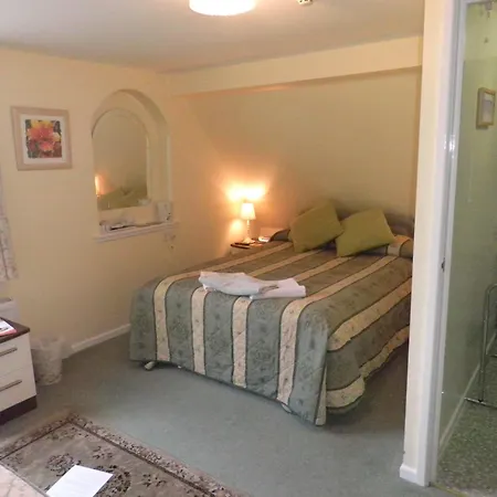 Midway Guest House-2