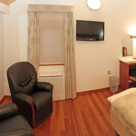 Hotel Monika-3