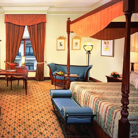 The Oberoi Grand Kolkata-3