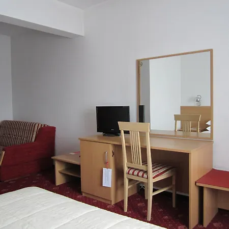 Hotel Grand-3