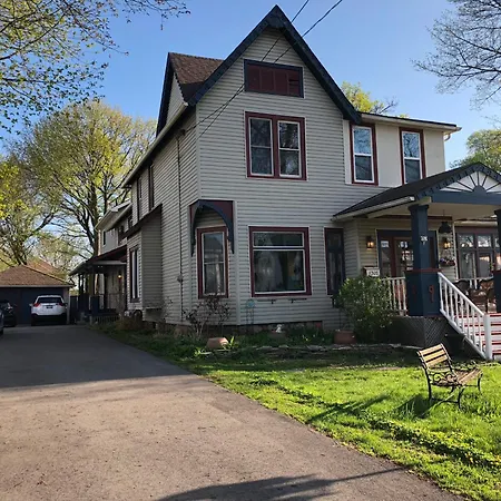Blue Gables Bed And Breakfast-2