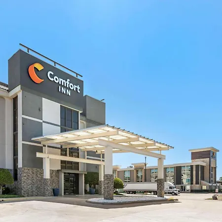 Comfort Inn Dallas North Love Field Airport-3