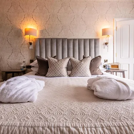 The Royal Wells Hotel, Tunbridge Wells - The Coaching Inn Group-2