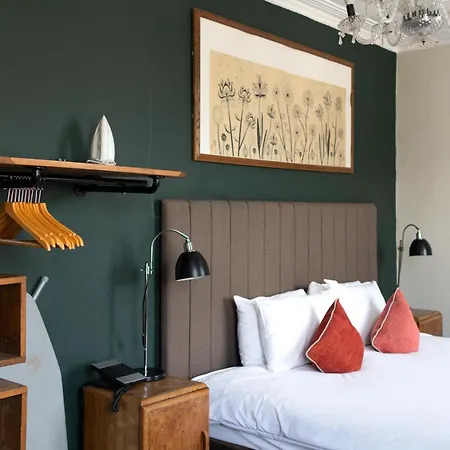 Kew Gardens Hotel-3