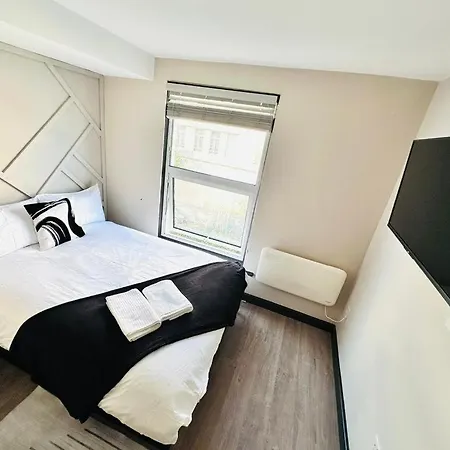 London 1 Central Studio Like A Hotel Room-2
