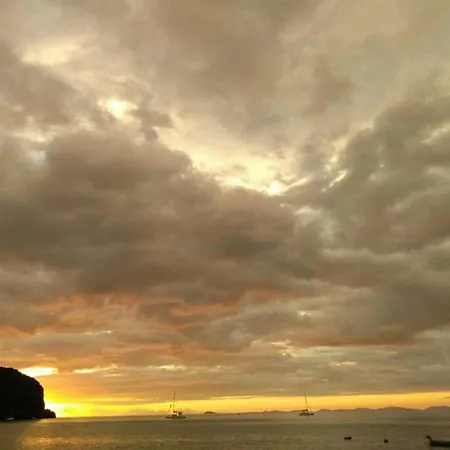 Phi Phi Sunset Bay Resort-3