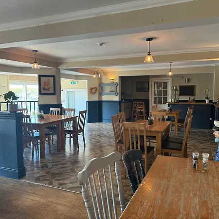 The Harbour Bar & Bistro-3