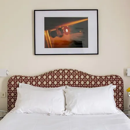 Hotel le 18 Paris-3