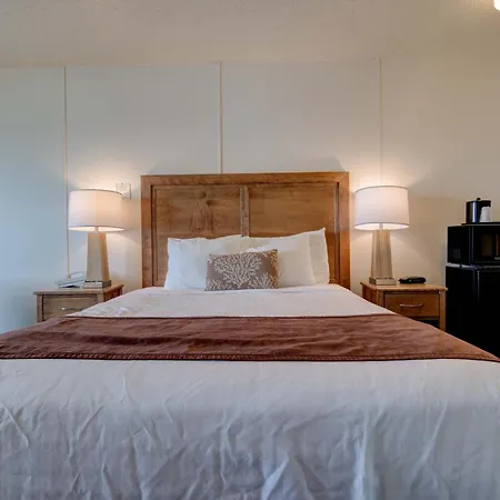 Ester Lee Oceanview Inn-2
