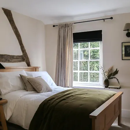 Fleur De Lys Bed & Breakfast-2
