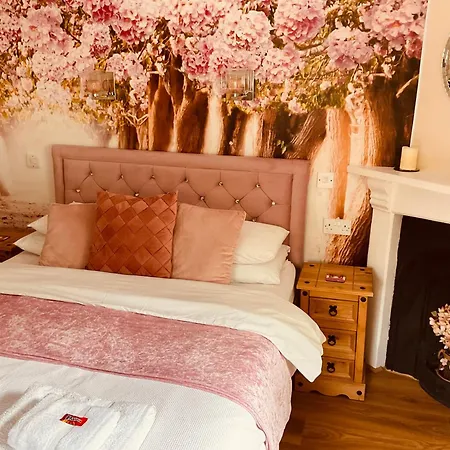 All Seasons Bed & Breakfast - Adults Only-3