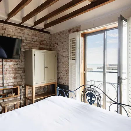 Rocksalt Rooms-3