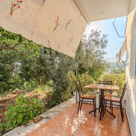 Aphrodite'S Garden-3