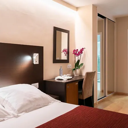 Hotel Santiago Apostol-3