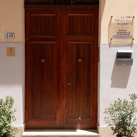 La Trinacria Rooms-2