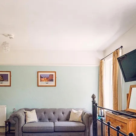 Broomfield House-2