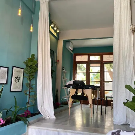 Tree Of Life Art Hotel-2