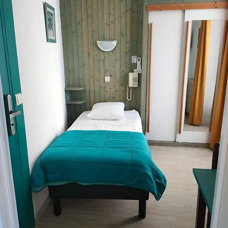 Hotel De La Grotte-2