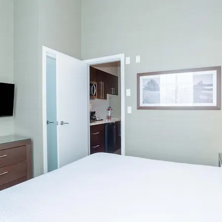 Sandman Hotel Abbotsford Airport-2