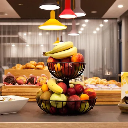 Holiday Inn Express - Duesseldorf Airport-3
