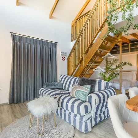 Treedom Villas And Vardos-3