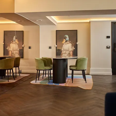 Cardo Brussels, Autograph Collection-2